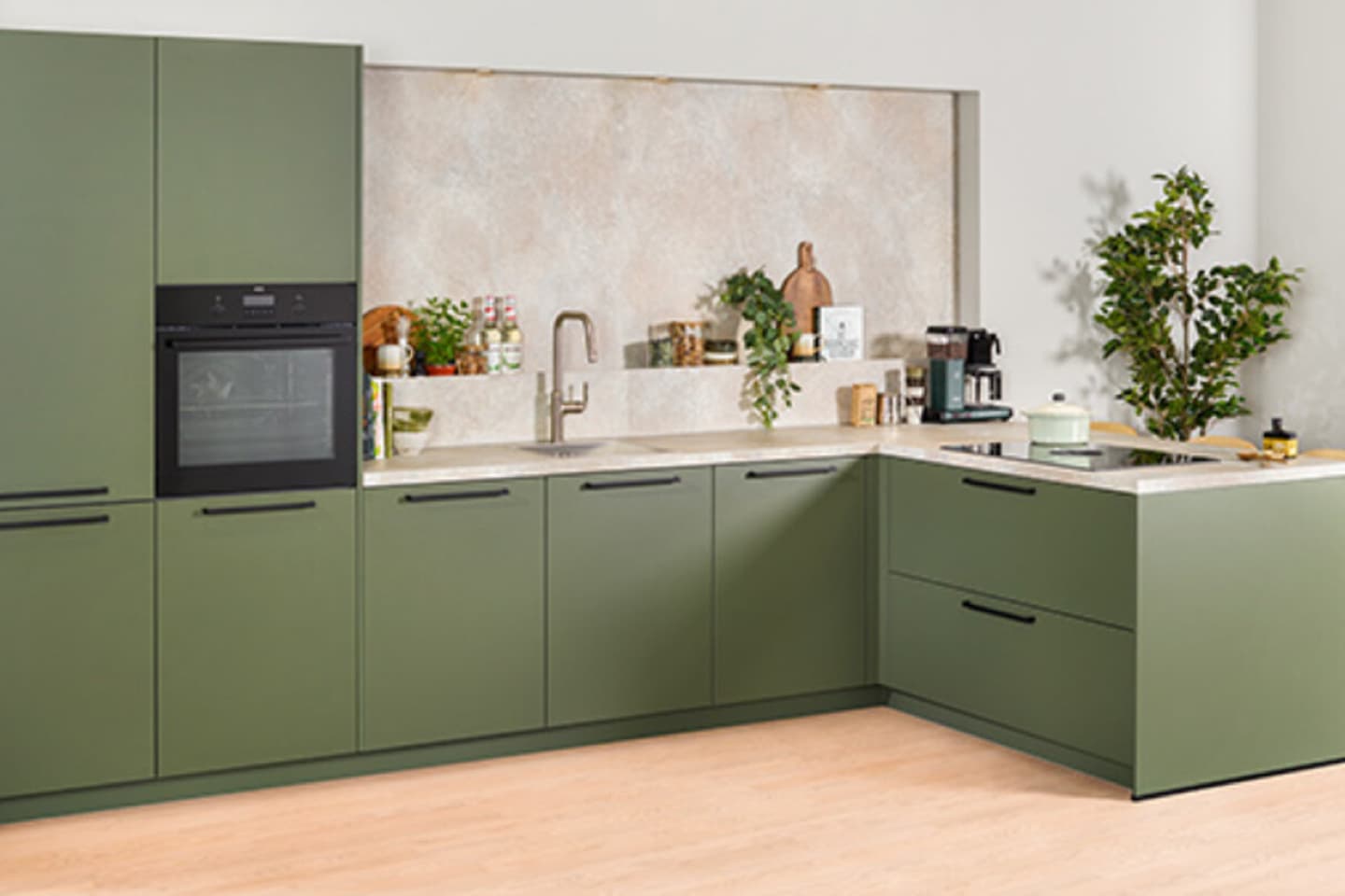 Groene keuken in hoekopstelling